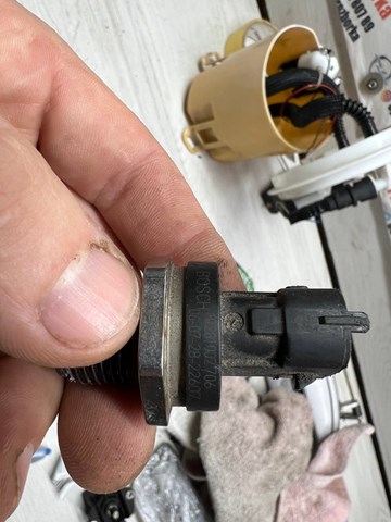 BOSCH 0281002706 Датчик давления топлива в наличии Павлоград