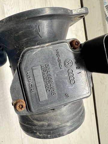 Датчик воздуха на впуске Audi Q5