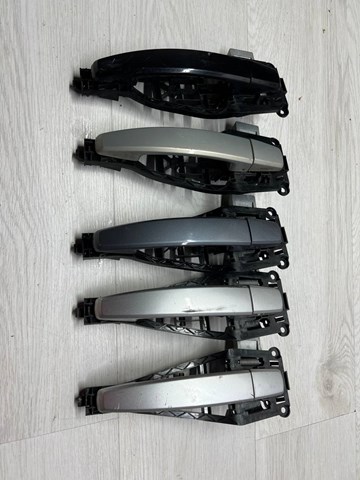 Держатель наружной ручки двери, задней левой 24463749 GM