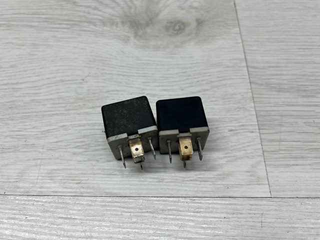 GM 90191753 Реле бензонасоса в наличии Каменское