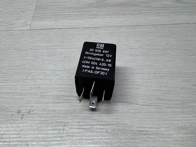 Реле указателей поворотов 90506697 GM