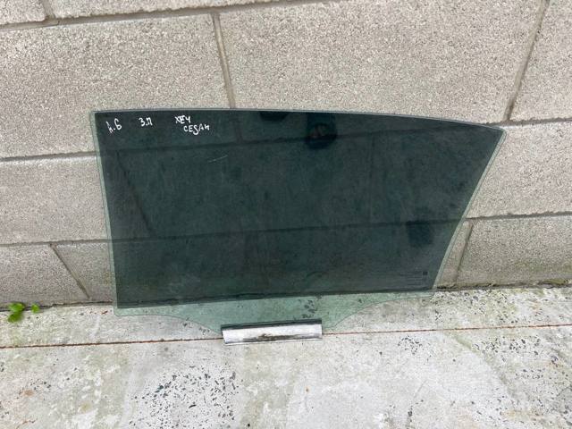 Окно задней двери 90521820 GM
