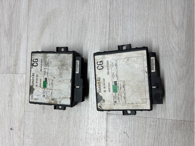 Блок управления центральным замком 90564349 GM