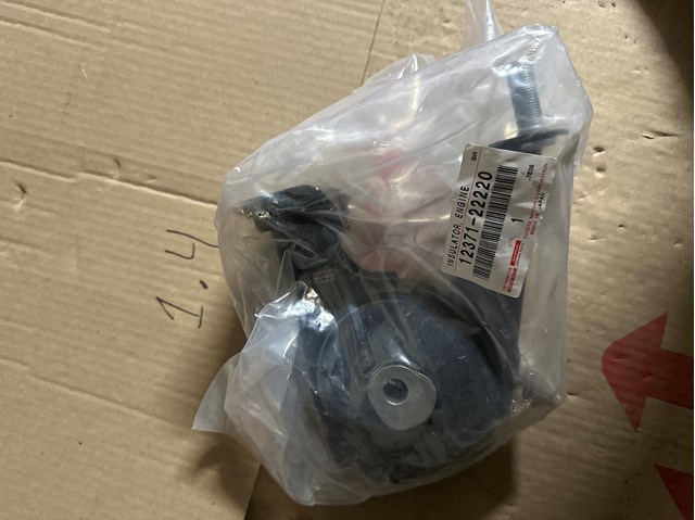 Подушка двигателя Toyota Auris JPP