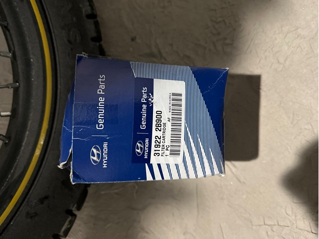 Фильтр топливный повреждена упаковка новый оригинал  319222B900