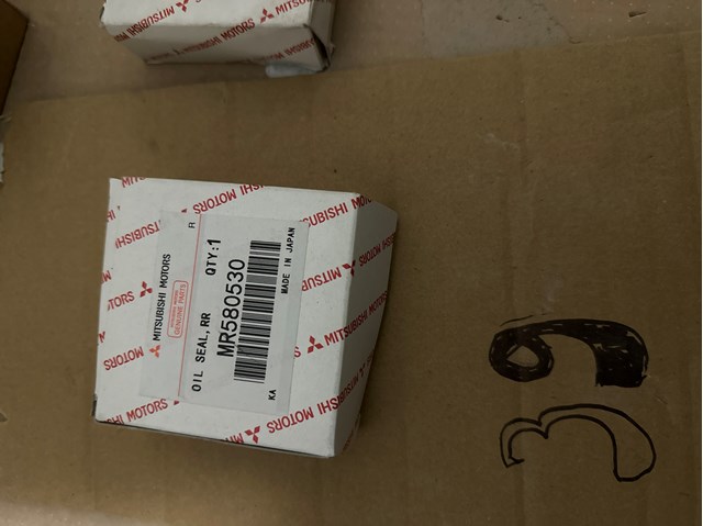 MITSUBISHI MR580530 Сальник хвостовика в наличии Хмельницкий