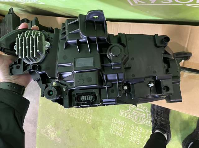 31655721 VOLVO Левая фара купить в Ужгород