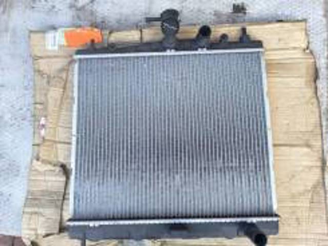 Радиатор охлаждения 214109U10A NISSAN