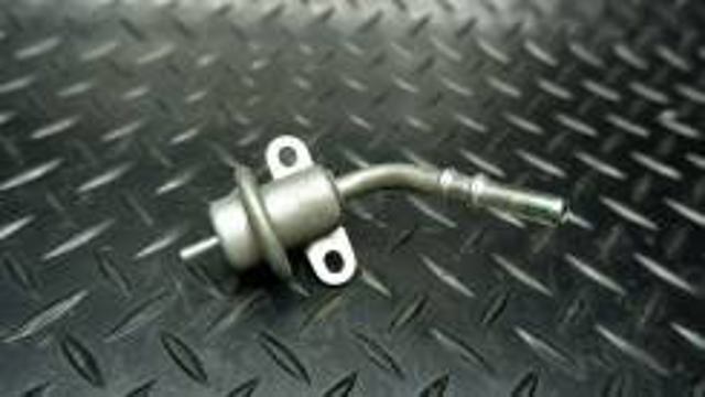 Регулятор давления топлива 2328031010 TOYOTA
