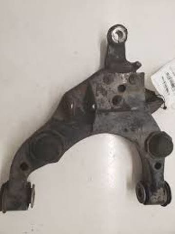 Рычаг передней подвески нижний левый 4806935081 TOYOTA