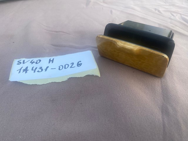 Пепельница задней левой двери 7413033070E0 TOYOTA