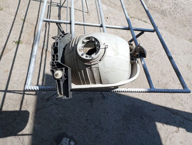811100C020 TOYOTA Правая фара купить в Ровно