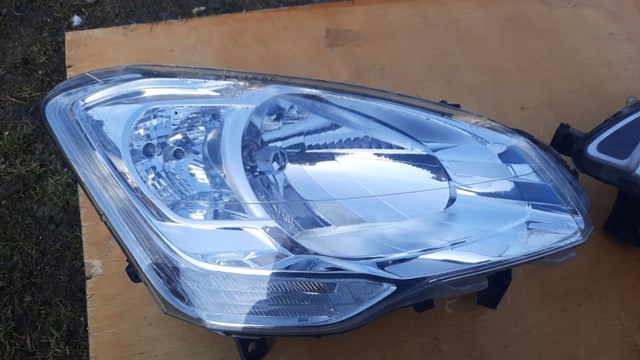 9677201980 PEUGEOT Правая фара купить в Ирпень