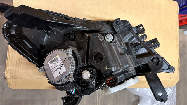 Фара 260605JT1A NISSAN
