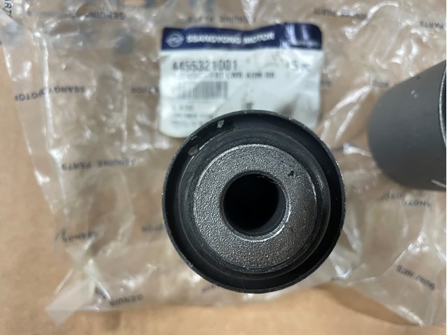 SSANG YONG 4455321001 Сайлентблок переднего нижнего рычага в наличии Полтава