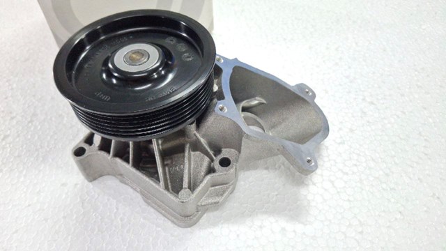 BMW 11517790472 Помпа водяная (насос) охлаждения в наличии Павлоград