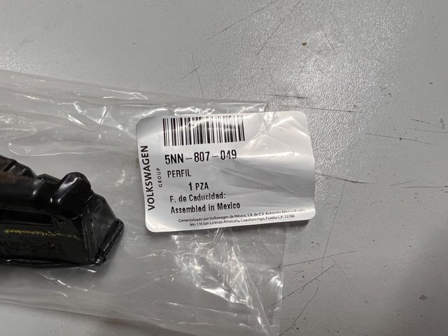 VAG 5NN807049 Кронштейн бампера переднего левый в наличии Чернигов