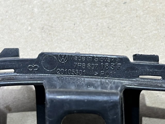 VAG 7P6807183F Направляющая переднего бампера левая в наличии Сумы