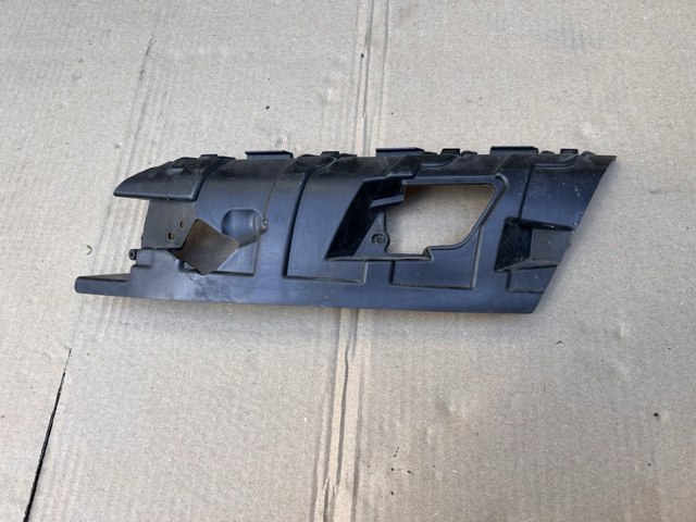 Кронштейн бампера переднего, левый 80A807095 VAG