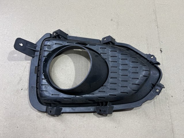 HYUNDAI 865242P010 Заглушка (решетка) противотуманных фар бампера переднего правая в наличии Павлоград