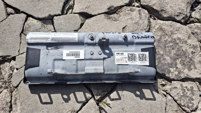 VAG 8V1880841C Подушка безопасности (AIRBAG) водительская, защиты коленей в наличии Черновцы
