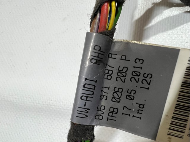 VAG 8V5971687A в наличии Киев