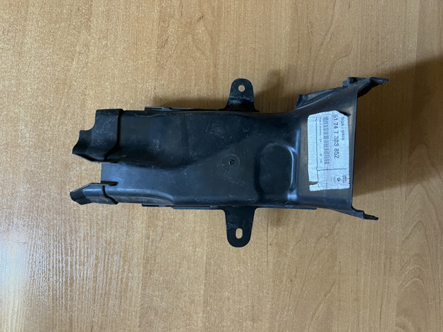 Воздуховод тормозного диска, правый 51747383852 BMW
