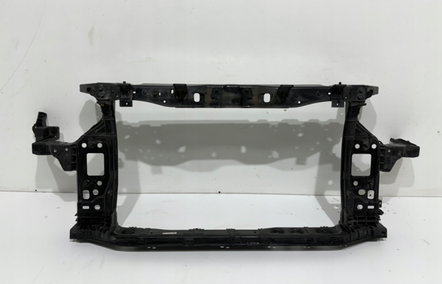 Суппорт радиатора в сборе 64101D4000 HYUNDAI
