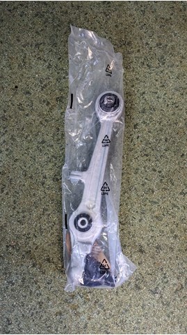 Стойки и рычаги подвески 32730017 SWAG