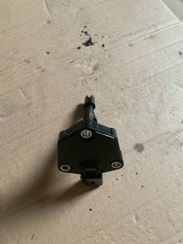 Датчик уровня масла 03C907660Q VAG