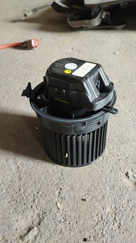 272263NF0A Nissan/Infiniti Мотор вентилятора печки (отопителя салона)