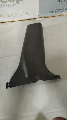 Обшивка стойки кузова внутренняя, средняя нижняя правая 769153NF0A NISSAN