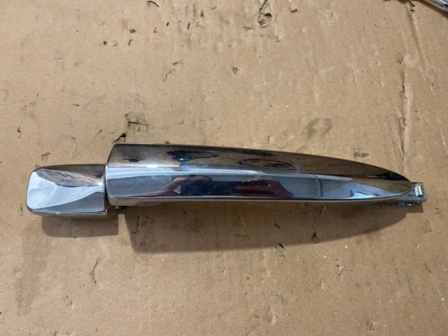Ручка двери в сборе 826409N00A NISSAN
