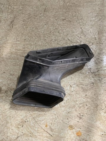 VAG 8R0129739A Патрубок воздушный, вход воздушного фильтра в наличии Киев