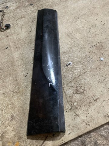 Накладка задней правой двери, нижняя 8R0853970E VAG