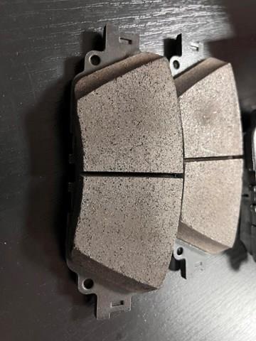 TOYOTA 0446533480 Передние тормозные колодки в наличии Львов
