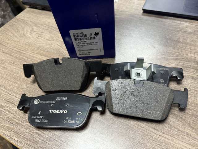 Колодки передние 32373348 VOLVO