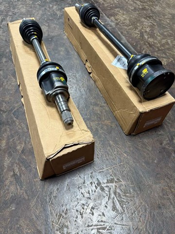 Полуось передняя, правая 39100CG000 NISSAN