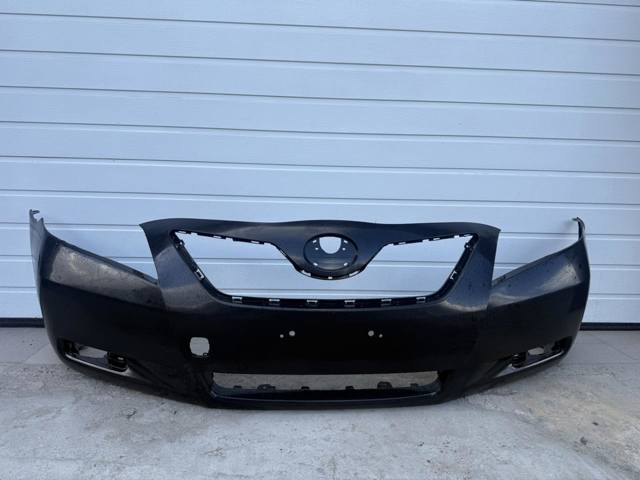 Бампер передний 5211906919 TOYOTA