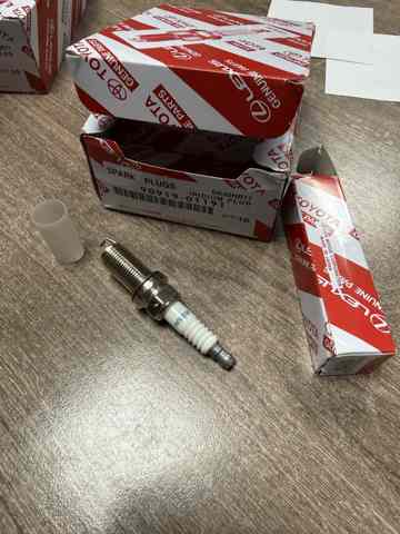 Свеча Тойота Превия