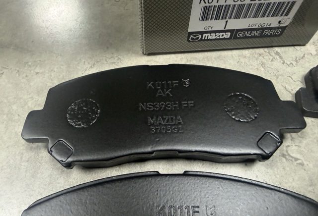 Колодки тормозные K0Y13328ZA MAZDA