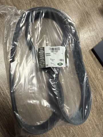 Ремень кондиционера LR011327 LAND ROVER