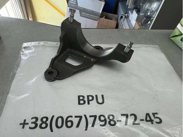 FORD 2523654 Опора подвесного подшипника передней полуоси в наличии Черкассы