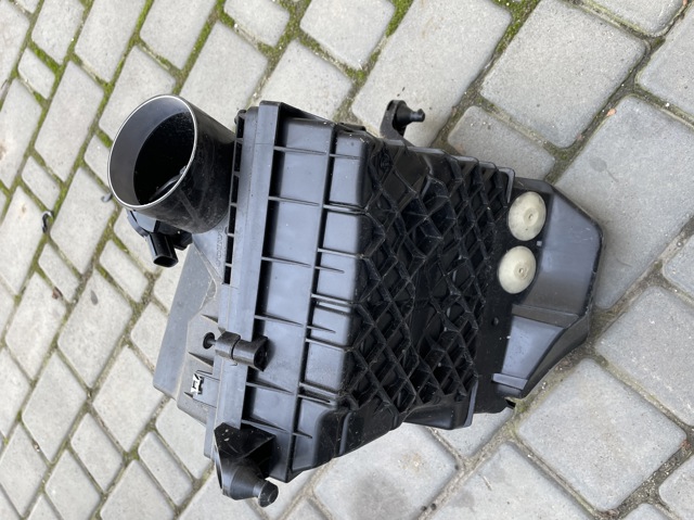 Датчик воздуха на впуске Volvo S60 3