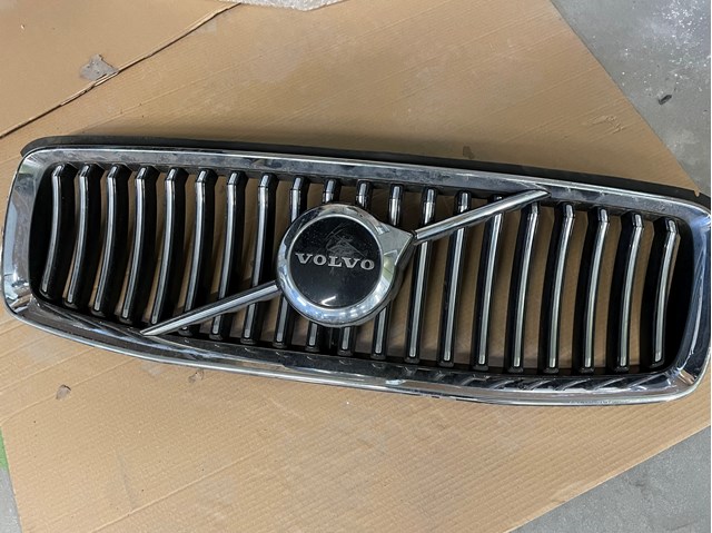 Решетка радиатора 31698382 VOLVO