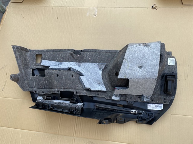 32234366 VOLVO Облицовка багажного отсека правая купить в Черкассы