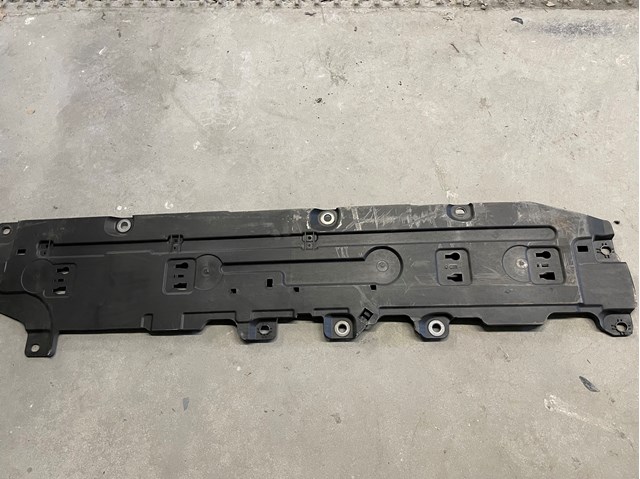 Защита днища, правая 32260495 VOLVO