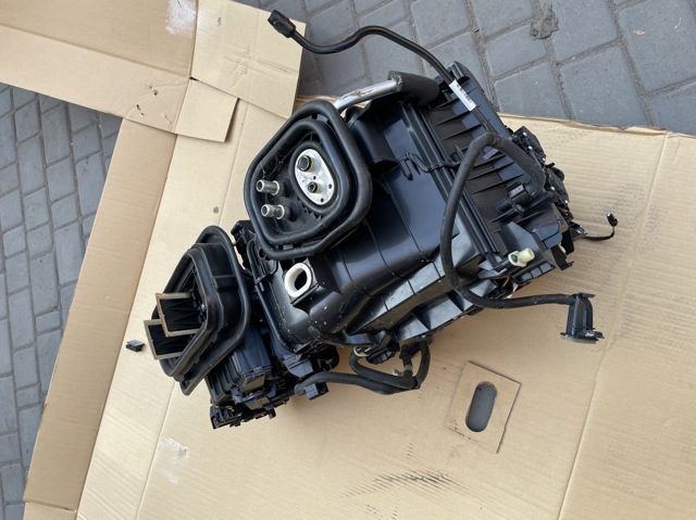 VOLVO 32392952 Испаритель кондиционера в наличии Сумы