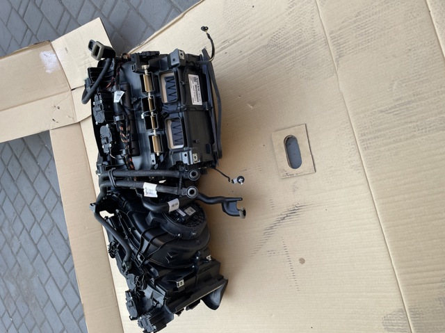 Радиатор испарителя кондиционера 32392952 VOLVO