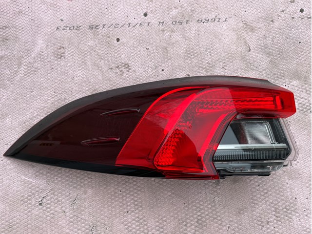 Стоп задний 8156102D11 TOYOTA